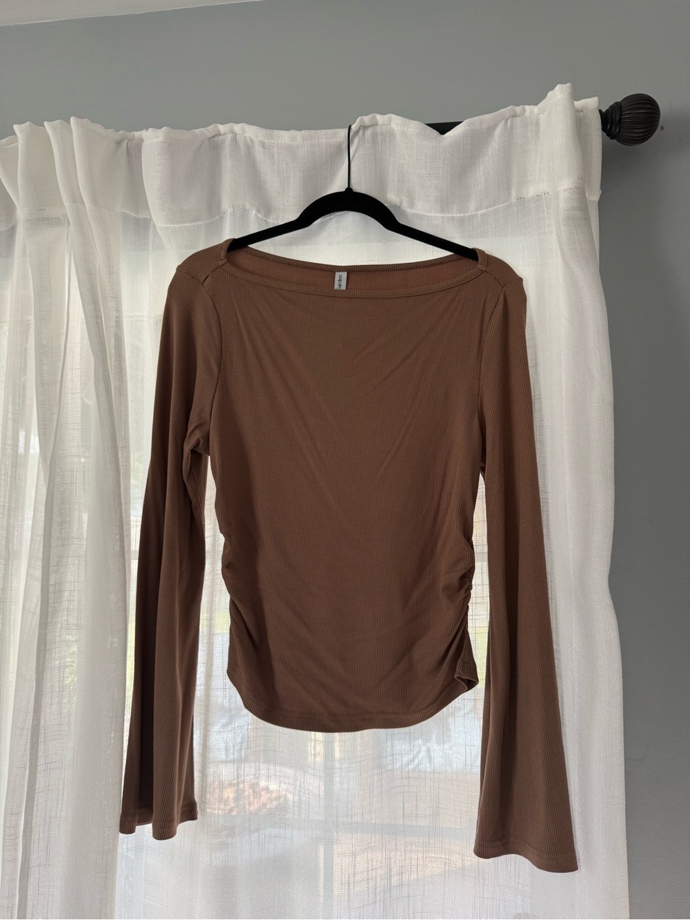 NWT Women's Brown Long-Sleeve Crewneck Top- LARGE